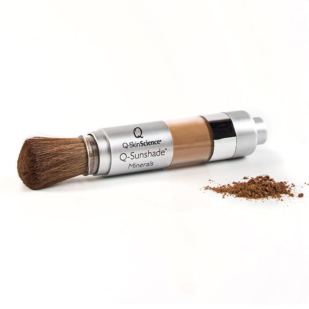 Q-Sunshade™ Minerals Powder Brush