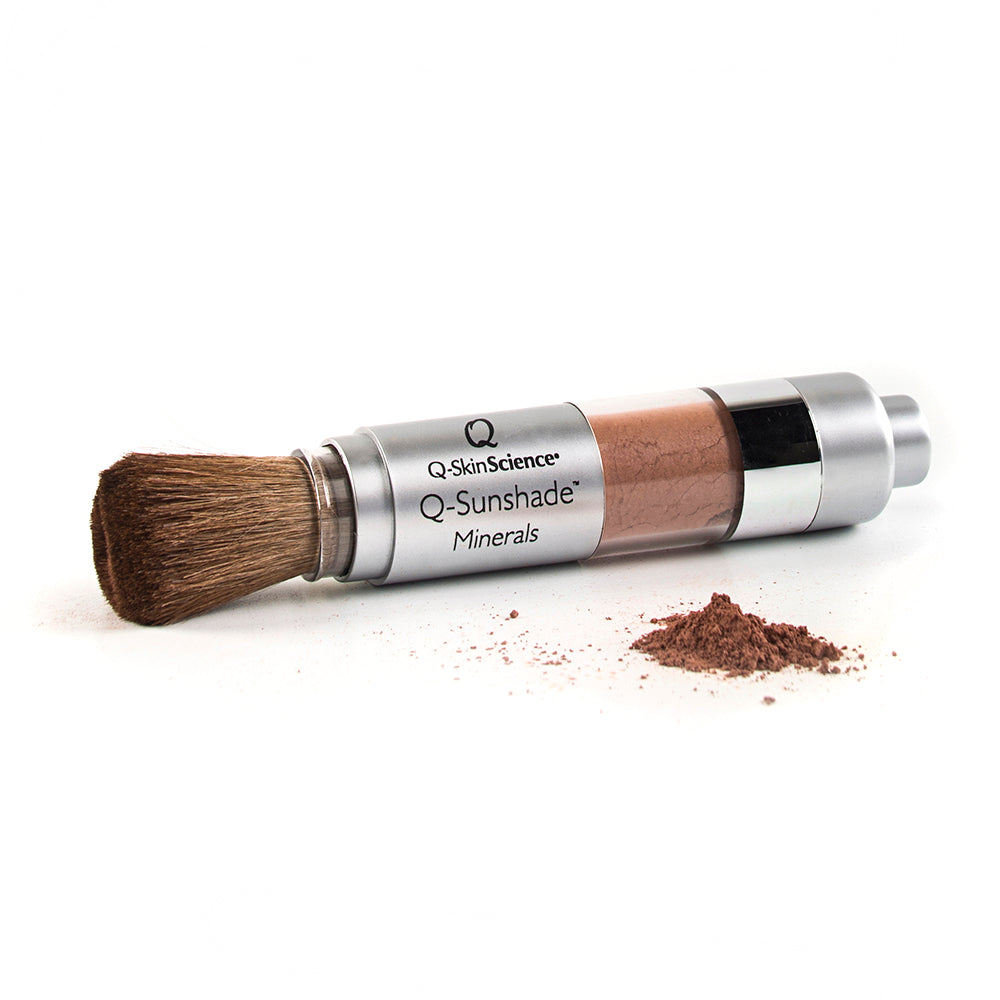 Q-Sunshade™ Minerals Powder Brush